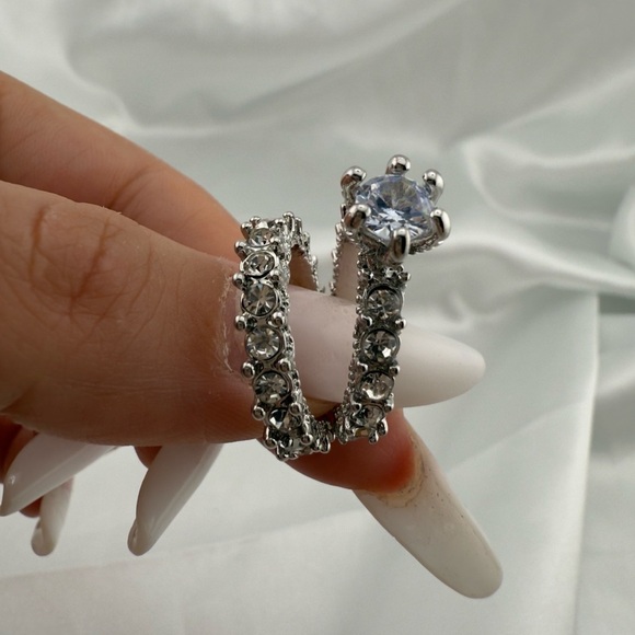 Size 6 Anthropologie 2x Rounds zircon bridal wedding Silvercolor Ring Set